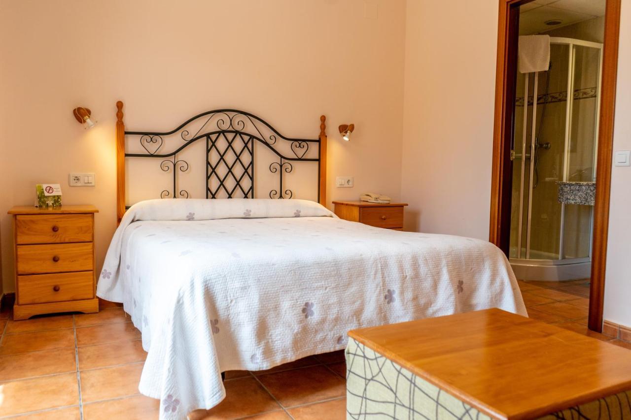 Hotel Castellote Екстер'єр фото