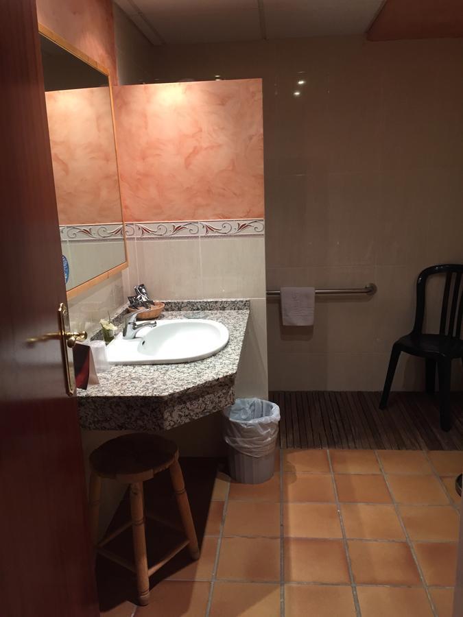 Hotel Castellote Екстер'єр фото