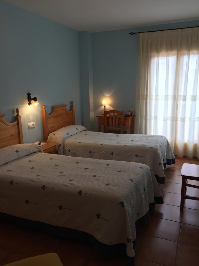 Hotel Castellote Екстер'єр фото