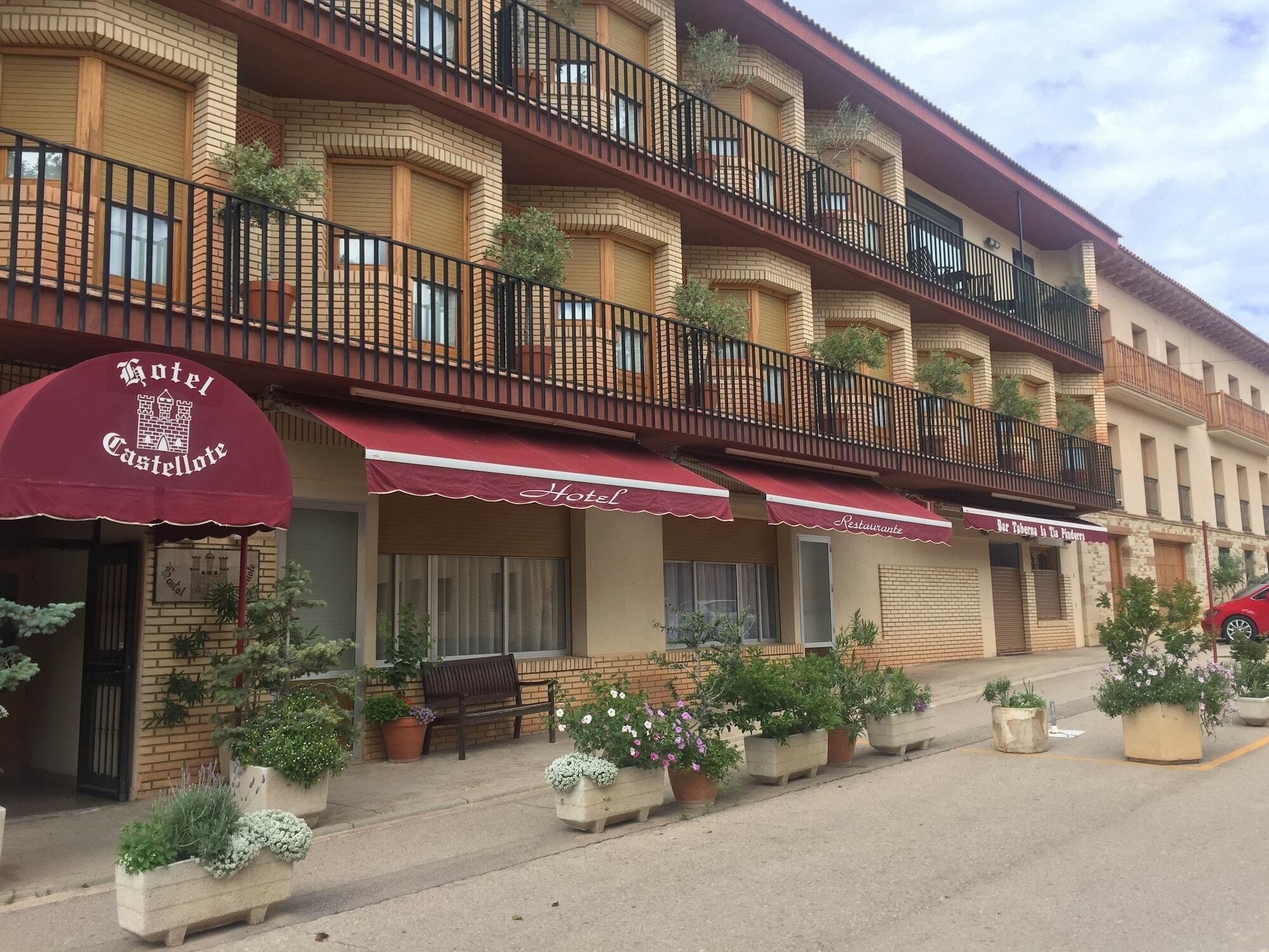 Hotel Castellote Екстер'єр фото